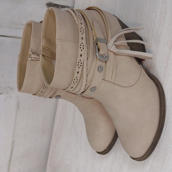 Pop Bone Booties, Size 7.5 - Picture 1 of 7